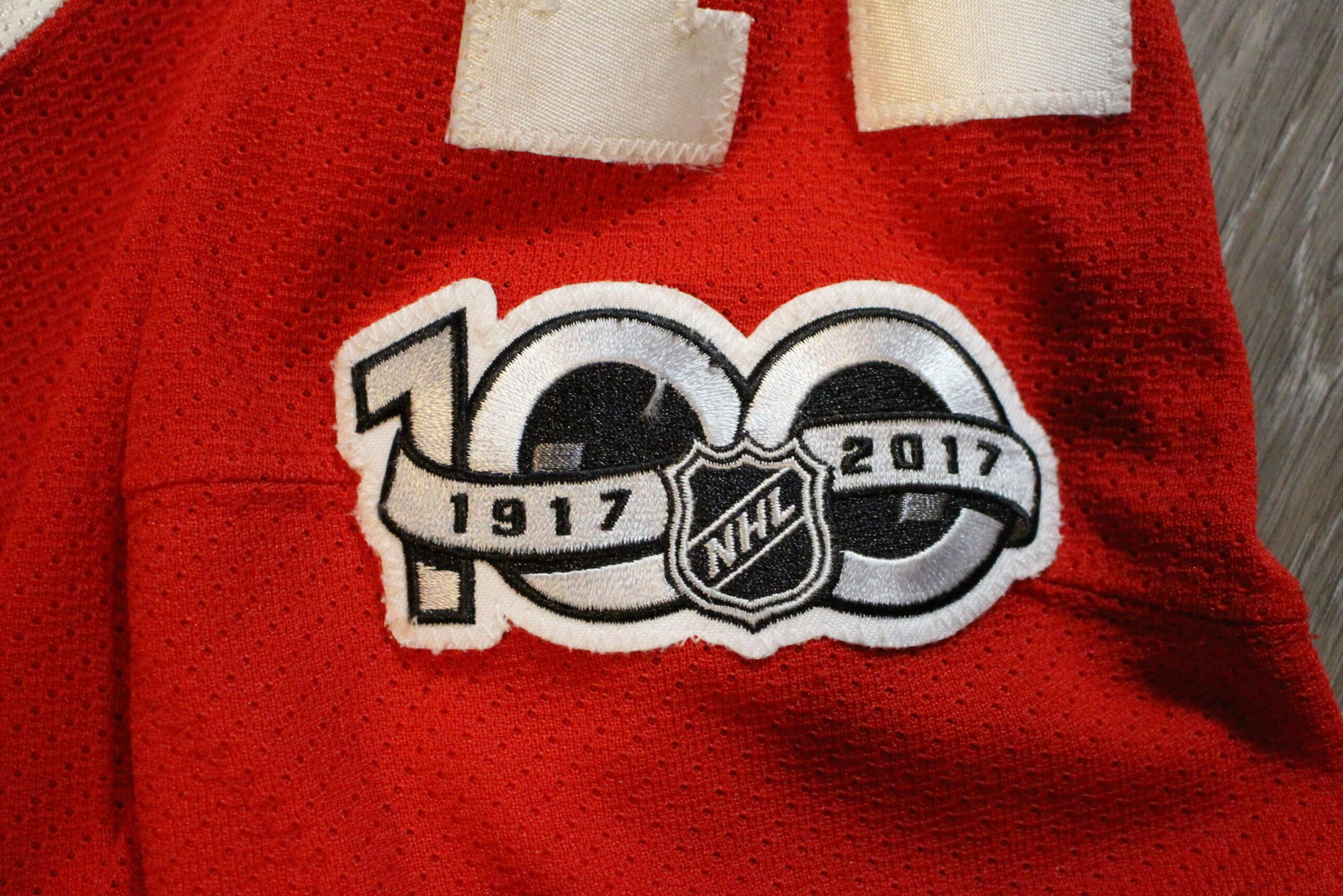 Stacey Roest 1999-00 Detroit Red Wings White Set 2 Game Worn Jersey -  Matched 